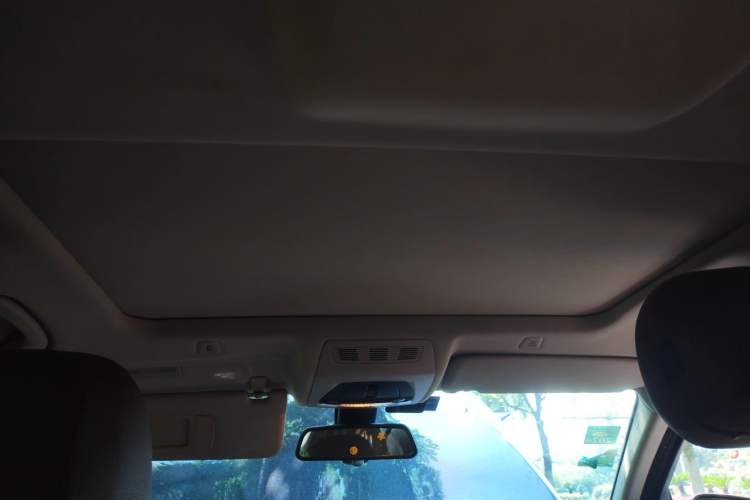 Used BMW 5 Series 2014 525Li Leading Model Headliner