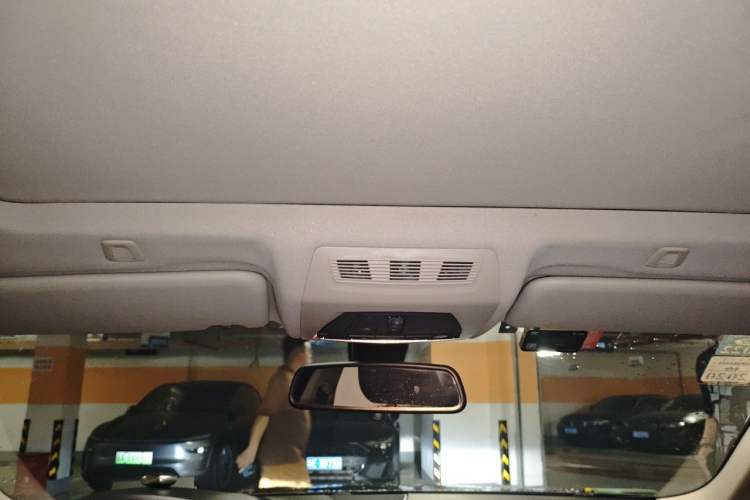 Used BMW 5 Series 2014 525Li Luxury Design Package Headliner