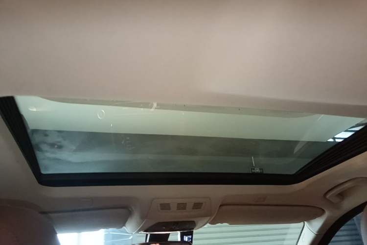 Used BMW 5 Series 2014 528Li xDrive Premium Edition Headliner