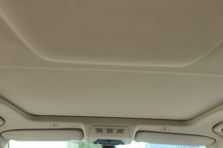 Used BMW 5 Series 2014 525Li Luxury Design Package Headliner