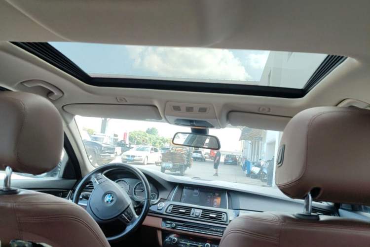 Used BMW 5 Series 2014 525Li Leading Model Headliner