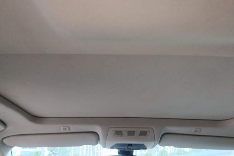 Used BMW 5 Series 2014 525Li Luxury Design Package Headliner