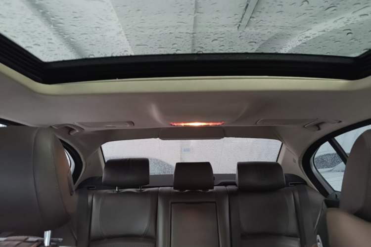 Used BMW 5 Series 2014 525Li Luxury Design Package Headliner