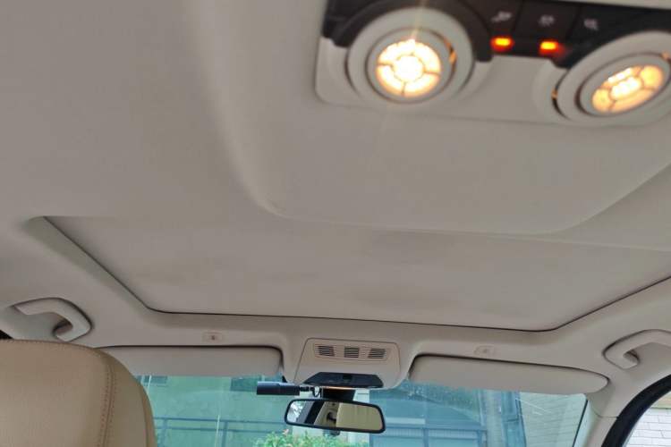 Used BMW 5 Series 2014 530Li Luxury Design Package Headliner