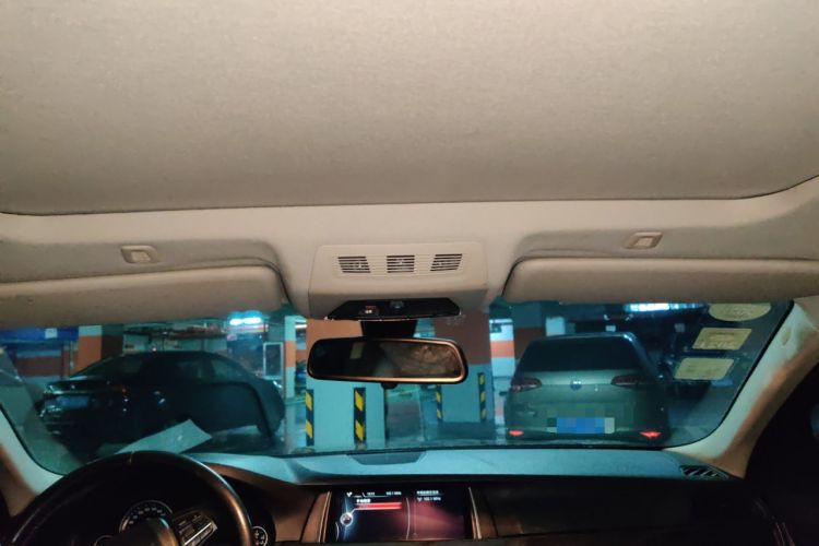 Used BMW 5 Series 2014 525Li Luxury Design Package Headliner