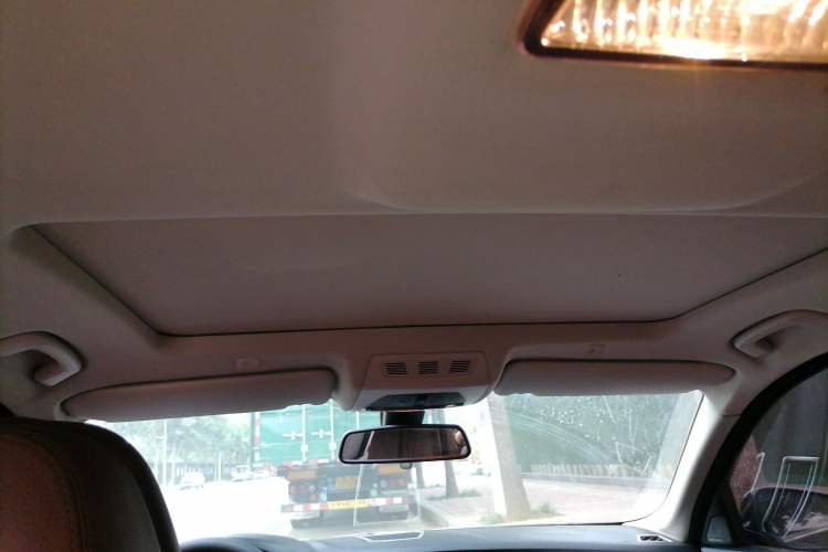 Used BMW 5 Series 2014 535Li Leading Model Headliner