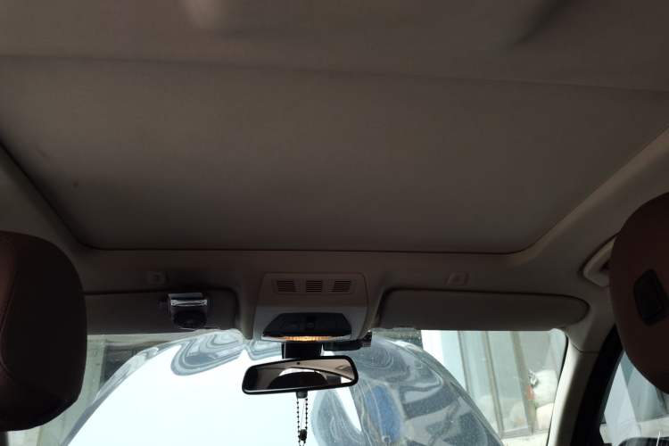 Used BMW 5 Series 2014 528Li Leading Model Headliner