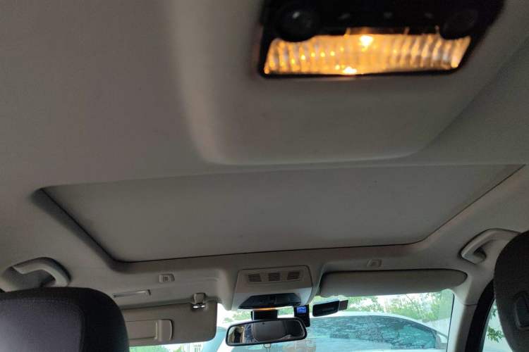 Used BMW 5 Series 2014 525Li Luxury Design Package Headliner