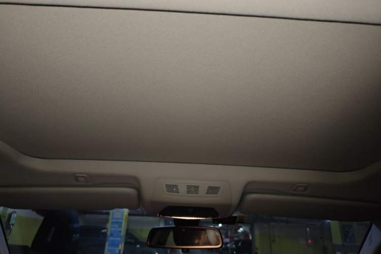 Used BMW 5 Series 2014 525Li Luxury Design Package Headliner
