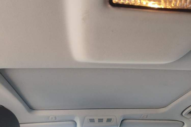 Used BMW 5 Series 2014 525Li Luxury Design Package Headliner