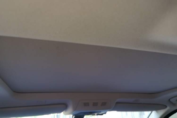 Used BMW 5 Series 2014 525Li Luxury Design Package Headliner