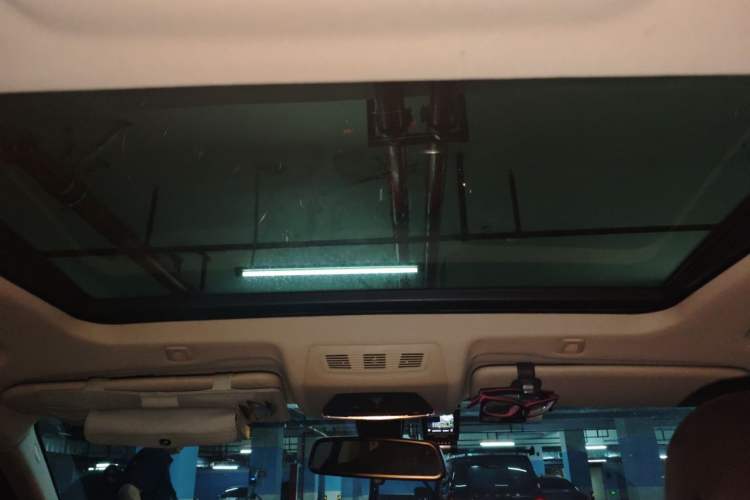 Used BMW 5 Series 2014 525Li Luxury Design Package Headliner