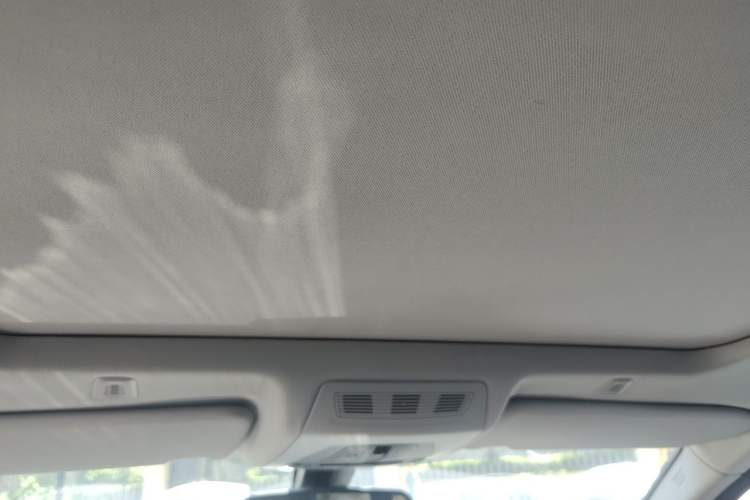 Used BMW 5 Series 2014 528Li Leading Model Headliner