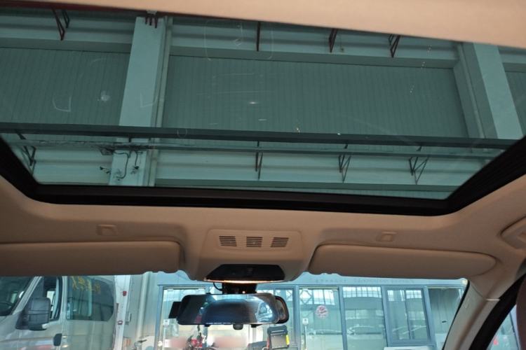 Used BMW 5 Series 2014 525Li Luxury Design Package Headliner