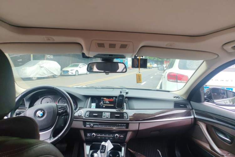 Used BMW 5 Series 2014 525Li Luxury Design Package Headliner