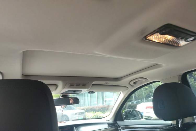 Used BMW 5 Series 2014 525Li Luxury Design Package Headliner