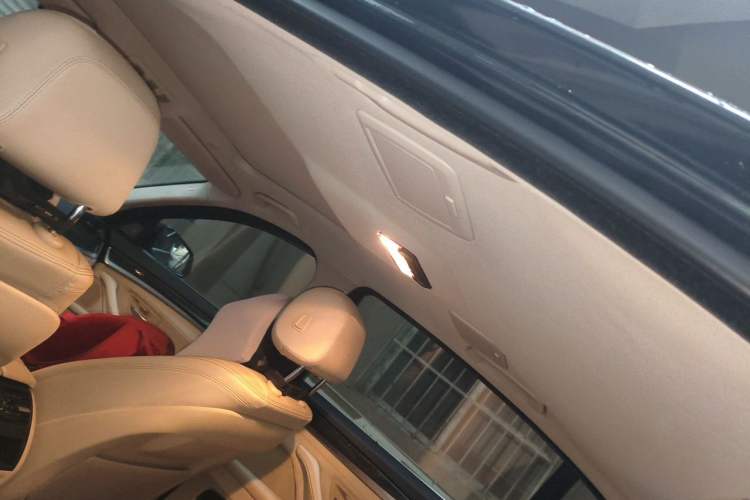 Used BMW 5 Series 2014 525Li Luxury Design Package Headliner