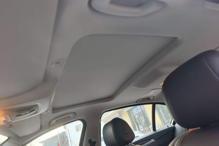 Used BMW 5 Series 2014 525Li Luxury Design Package Headliner