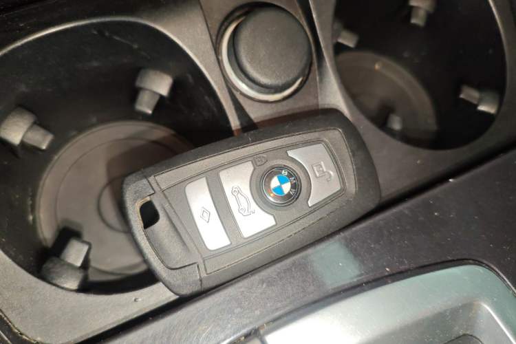 Used BMW 5 Series 2014 520Li Elegant Model Interior 1
