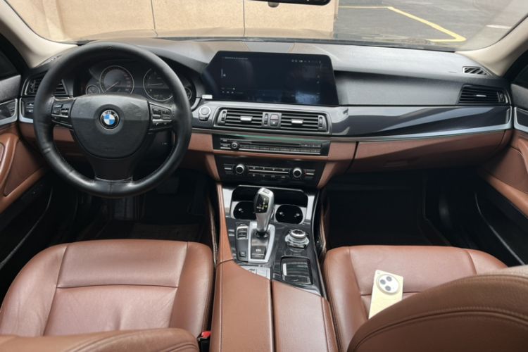 Used BMW 5 Series 2014 520Li Elegant Model Interior 1