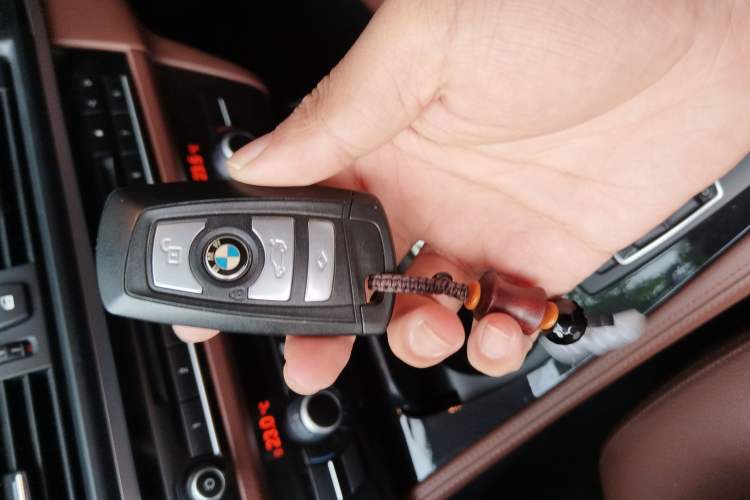 Used BMW 5 Series 2014 520i Elegant Edition Interior 1