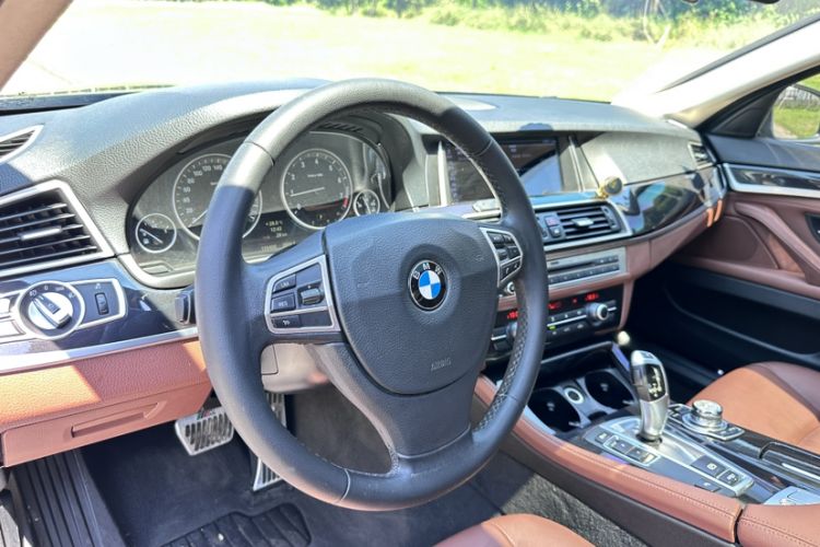 Used BMW 5 Series 2014 520i Elegant Edition Interior 1