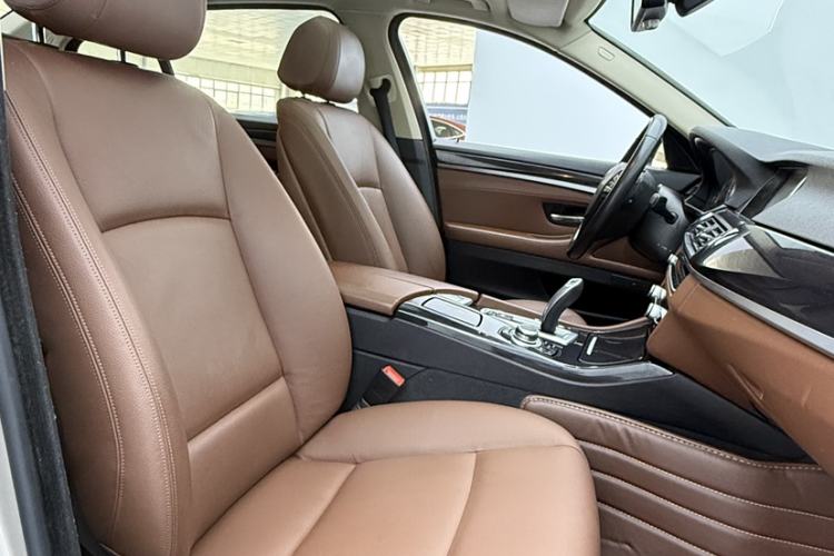 Used BMW 5 Series 2014 520Li Elegant Model Interior 12