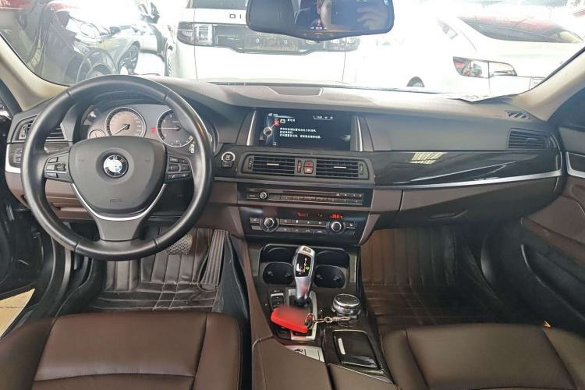 Used BMW 5 Series 2014 525Li Luxury Design Package Interior 2