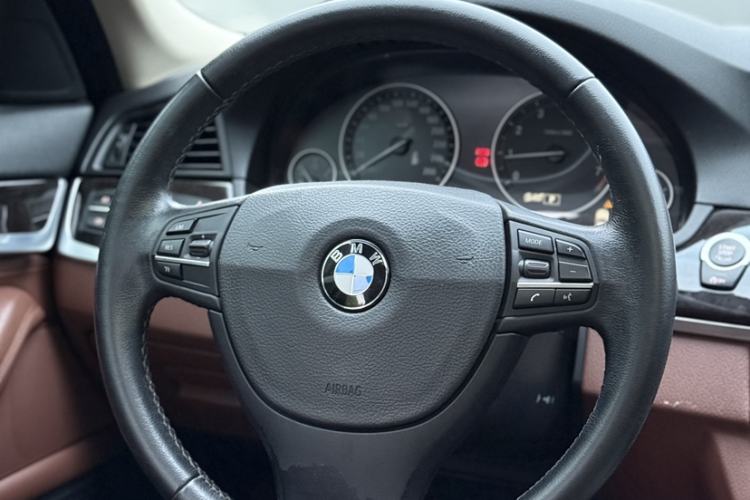 Used BMW 5 Series 2014 525Li Leading Model Interior 2