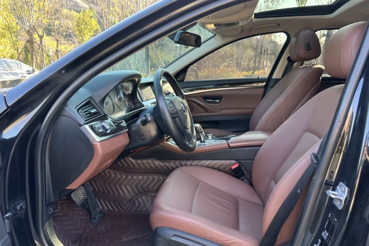Used BMW 5 Series 2014 525Li Leading Model Interior 2