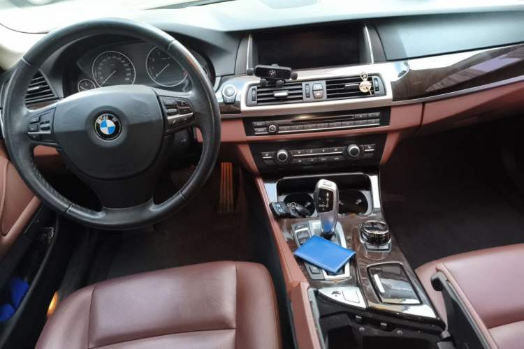 Used BMW 5 Series 2014 525Li Leading Model Interior 2