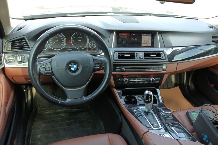 Used BMW 5 Series 2014 520i Touring Edition Interior 2