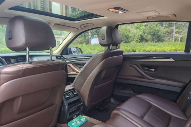 Used BMW 5 Series 2014 525Li Luxury Design Package Interior 2