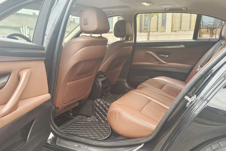 Used BMW 5 Series 2014 520Li Elegant Model Interior 3