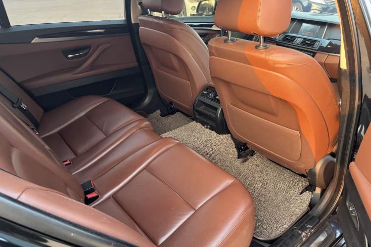 Used BMW 5 Series 2014 520Li Elegant Model Interior 3