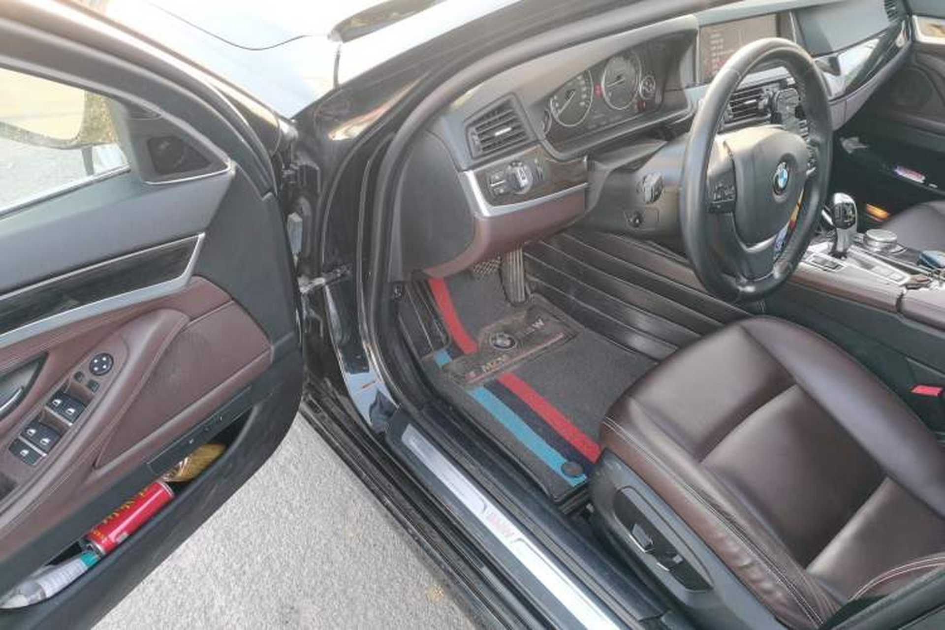 Used BMW 5 Series 2014 525Li Luxury Design Package Interior 3