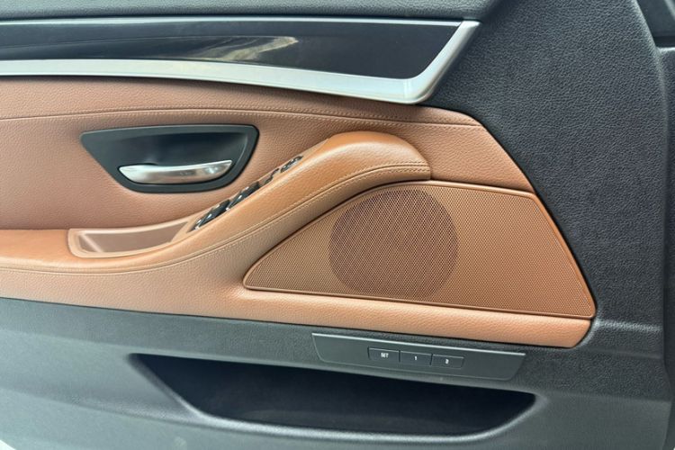 Used BMW 5 Series 2014 520Li Elegant Model Interior 3