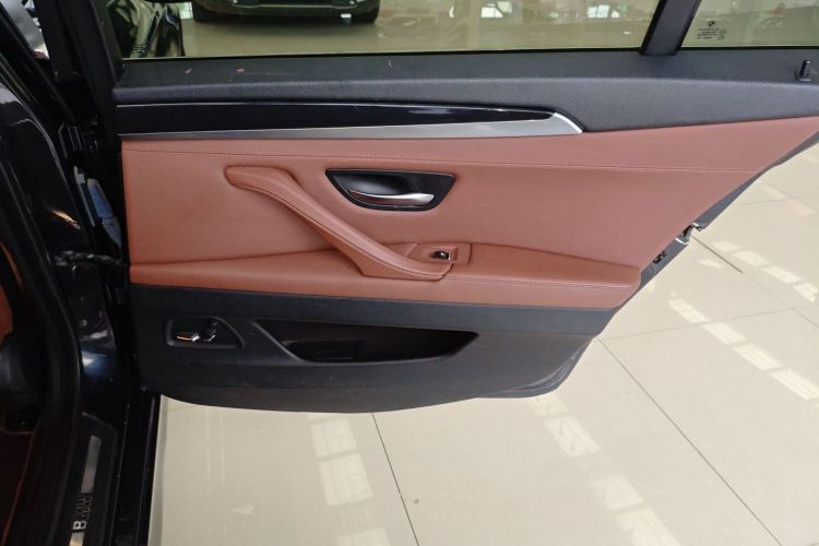 Used BMW 5 Series 2014 520Li Elegant Model Interior 3