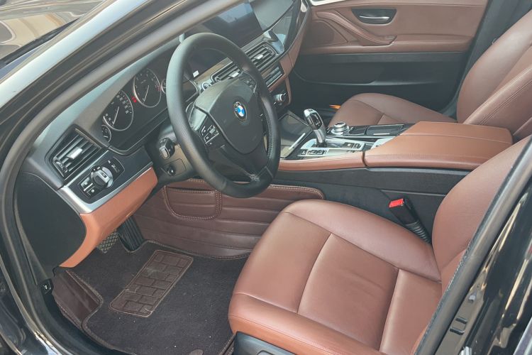 Used BMW 5 Series 2014 520Li Elegant Model Interior 3