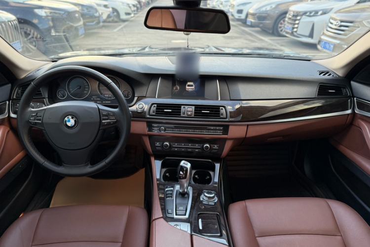 Used BMW 5 Series 2014 525Li Leading Model Interior 3