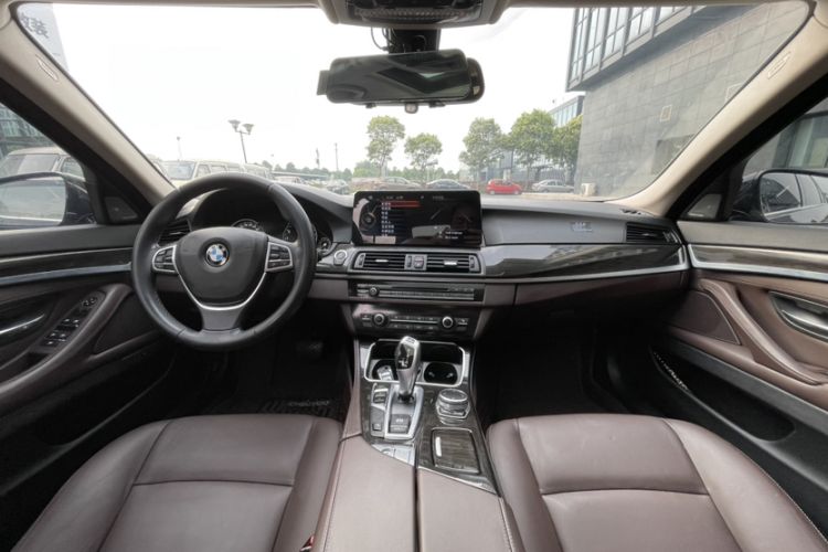 Used BMW 5 Series 2014 525Li Luxury Design Package Interior 4