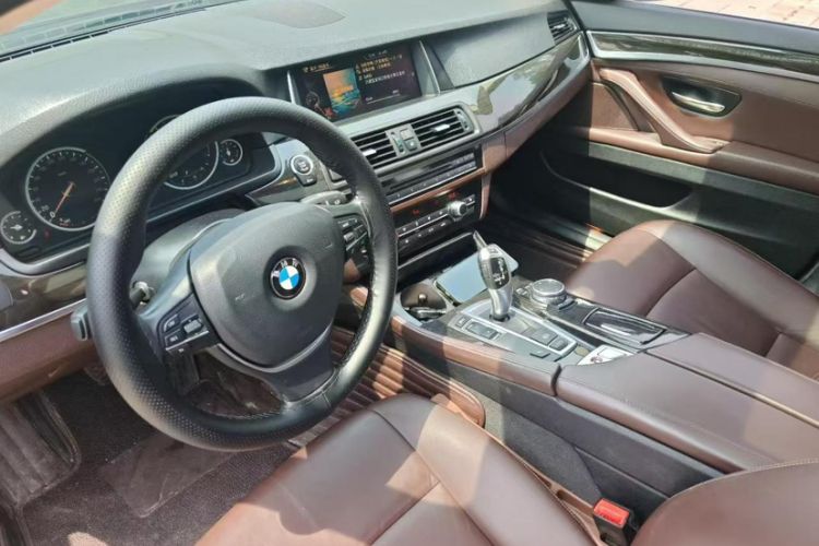 Used BMW 5 Series 2014 525Li Luxury Design Package Interior 4