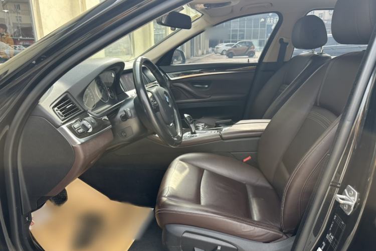Used BMW 5 Series 2014 525Li Luxury Design Package Interior 5