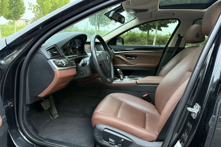Used BMW 5 Series 2014 525Li Leading Model Interior 5