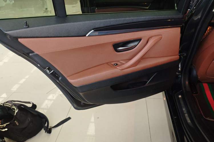Used BMW 5 Series 2014 520Li Elegant Model Interior 5