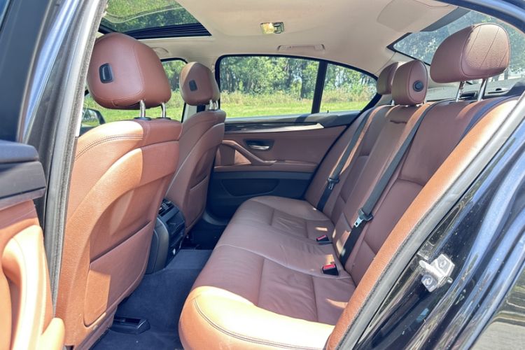 Used BMW 5 Series 2014 520i Elegant Edition Interior 5