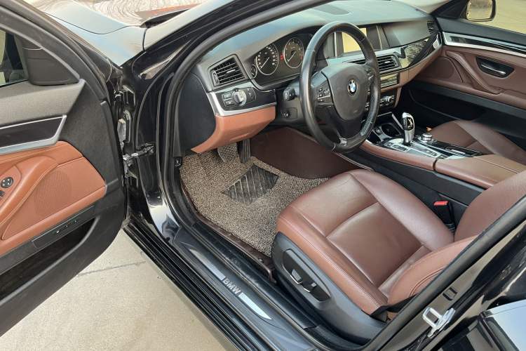 Used BMW 5 Series 2014 520Li Elegant Model Interior 6