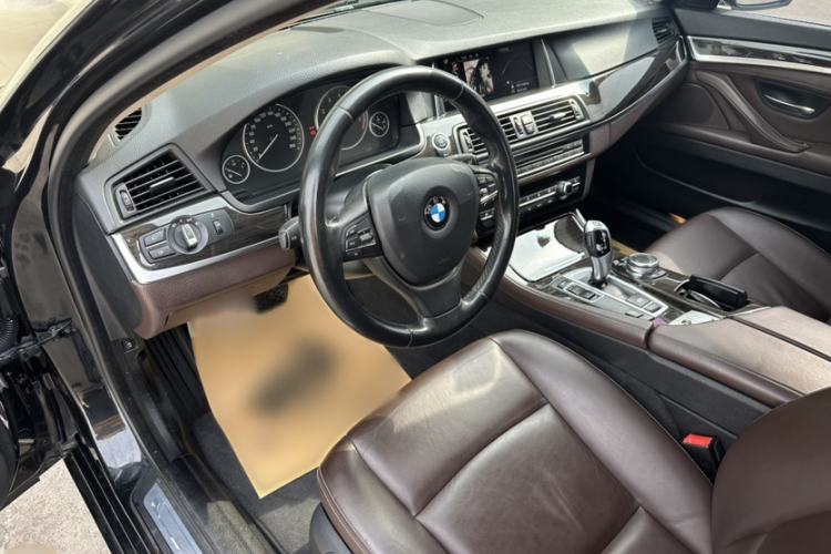 Used BMW 5 Series 2014 525Li Luxury Design Package Interior 7