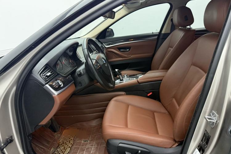 Used BMW 5 Series 2014 520Li Elegant Model Interior 7