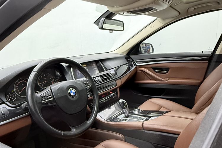 Used BMW 5 Series 2014 520Li Elegant Model Interior 9